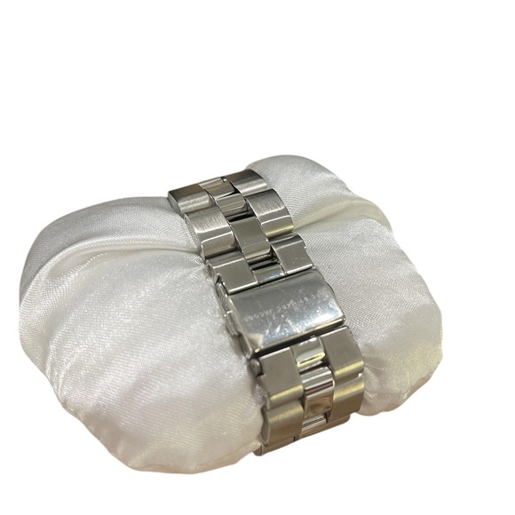 MARC BY MARC JACOBS WOMEN'S STAINLESS STEEL WATCH MBM3100 - Picture 12 of 15